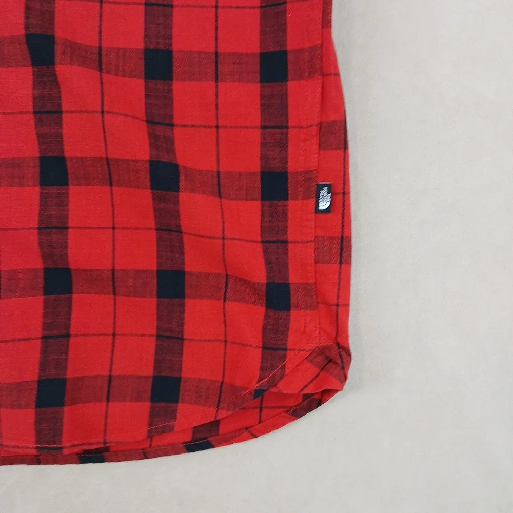 The North Face Medium Mens Shirt 20x27 Button Up Short Sleeve Fits‎ A Small